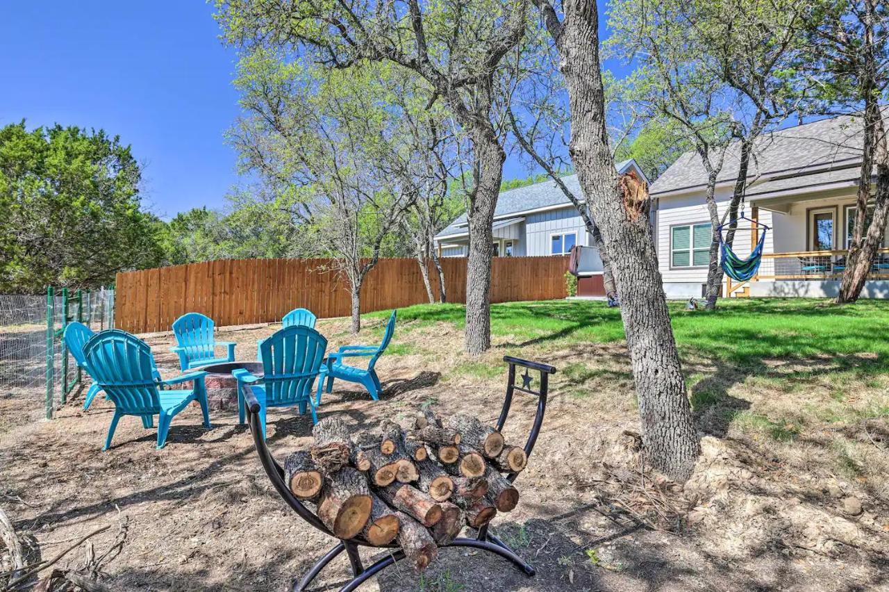 Convenient Cute Cottage Hot Tub Fire Pit Sleeps 6 Canyon Lake Eksteriør bilde